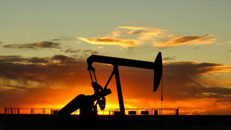 Crude Oil Prices Crash as Trump Halts “Project Freedom” Amid Signs of U.S.-Iran Peace Deal