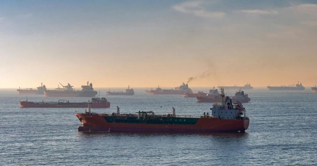 Middle East Ceasefire Under Threat: Escalation in the Strait of Hormuz and Global Market Impact