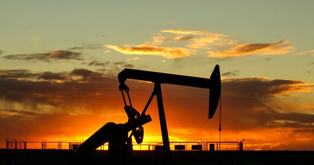 Crude Oil Prices Crash as Trump Halts “Project Freedom” Amid Signs of U.S.-Iran Peace Deal