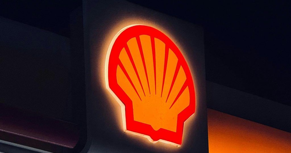 The Dual Face of Crisis: Shell and Wind Giants Surge Amid Global Energy Upheaval