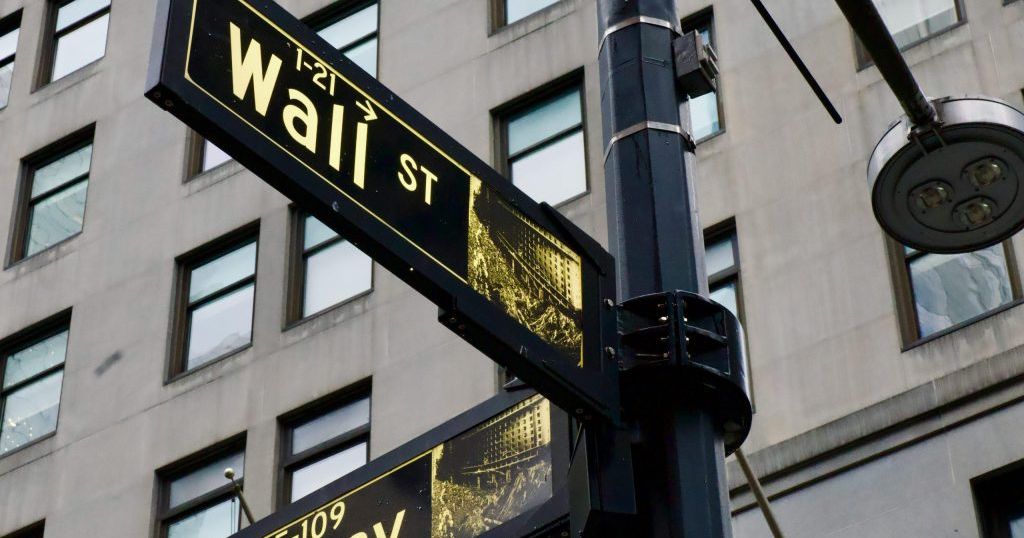 eBay Rejects GameStop Bid as Hims & Hers Shares Fall Amid Market Volatility