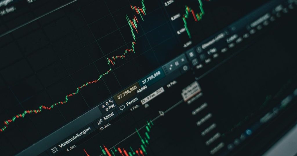 AI Networking Supercycle: Cisco Rally Pushes Dow Above 50,000